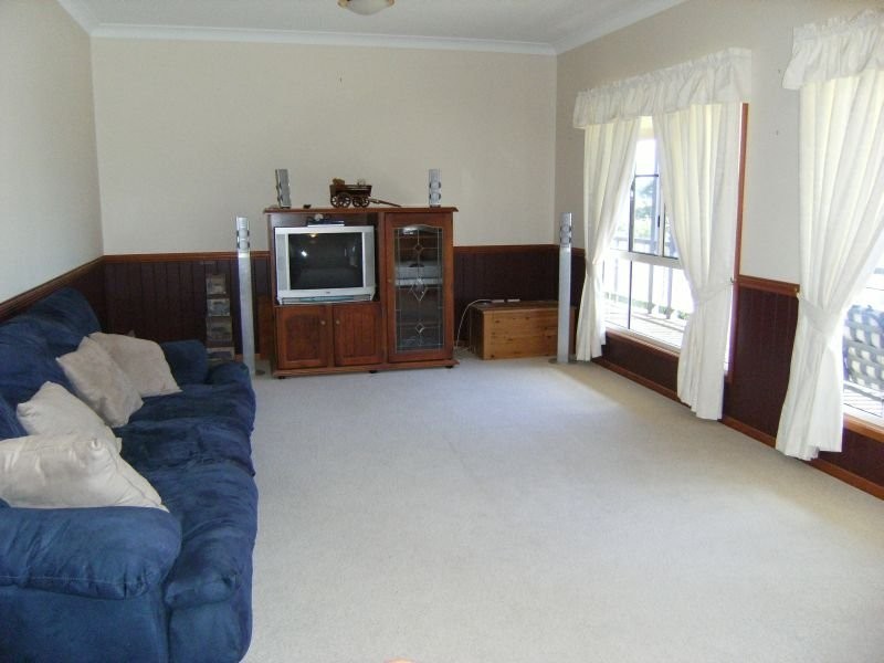 10 Parkers Avenue, Dalby QLD 4405