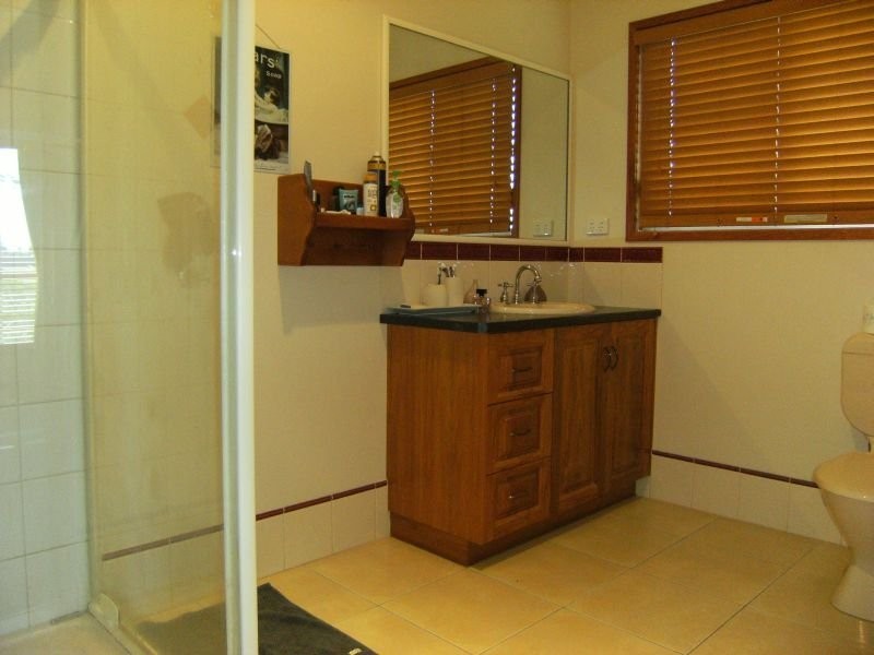 10 Parkers Avenue, Dalby QLD 4405