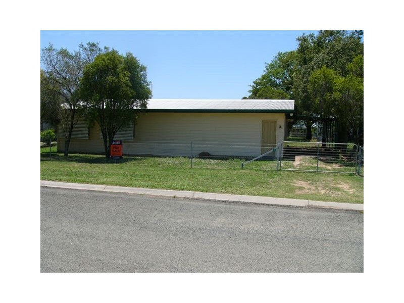 10 Carraba Street, Taroom QLD 4420