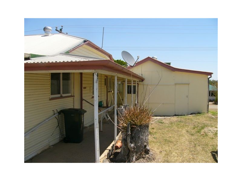 12 Dawson Street, Taroom QLD 4420