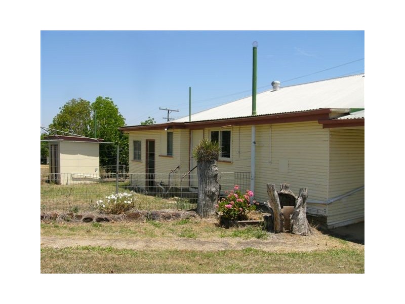 12 Dawson Street, Taroom QLD 4420