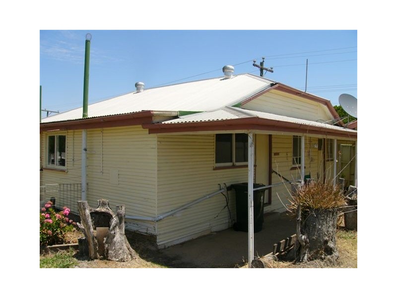 12 Dawson Street, Taroom QLD 4420