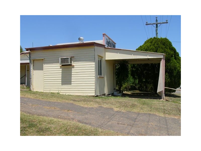 12 Dawson Street, Taroom QLD 4420