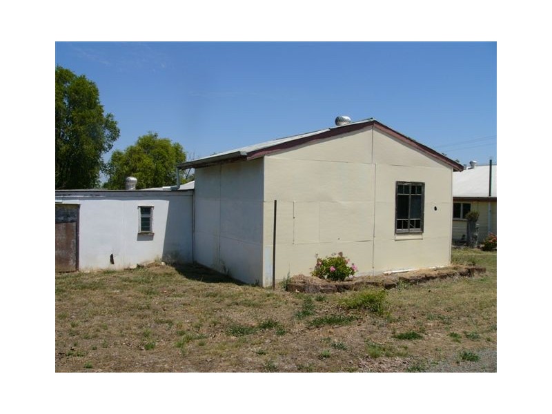 12 Dawson Street, Taroom QLD 4420