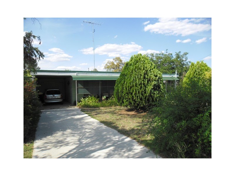 13 DAISY STREET, Miles QLD 4415