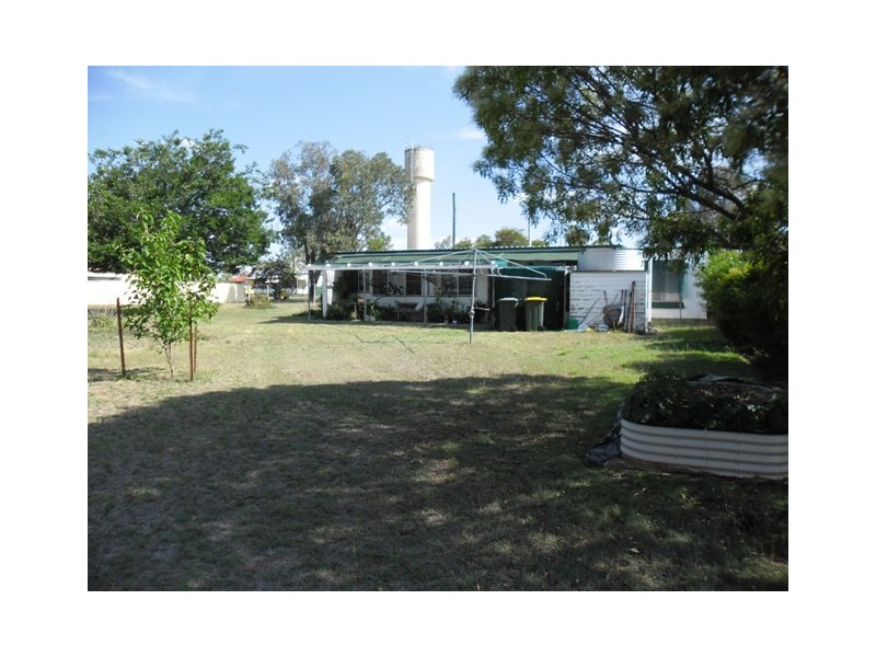 13 DAISY STREET, Miles QLD 4415