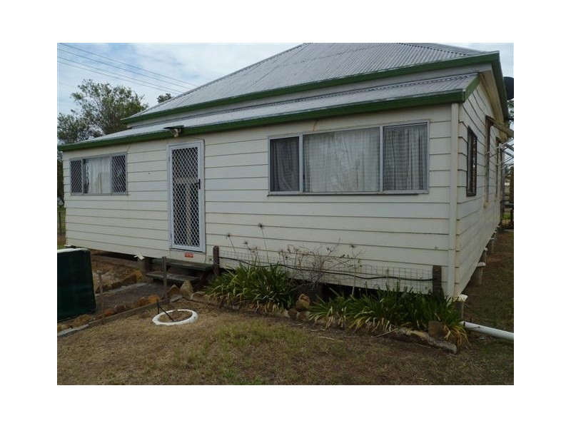 13-15 CHRYSTAL ST, Roma QLD 4455
