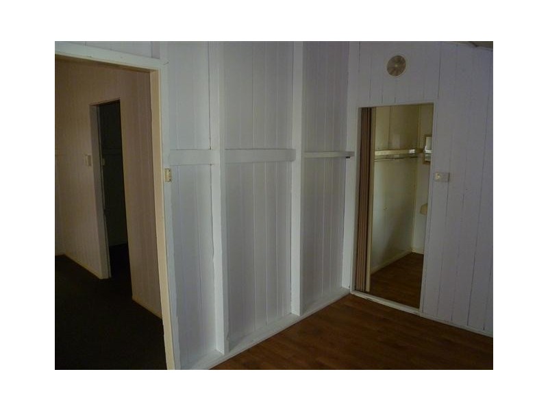 13-15 CHRYSTAL ST, Roma QLD 4455