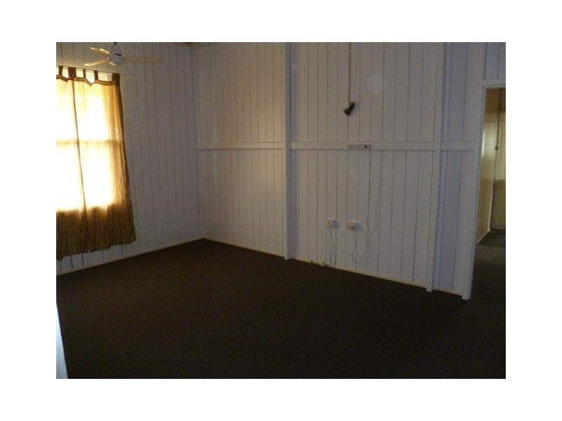 13-15 CHRYSTAL ST, Roma QLD 4455