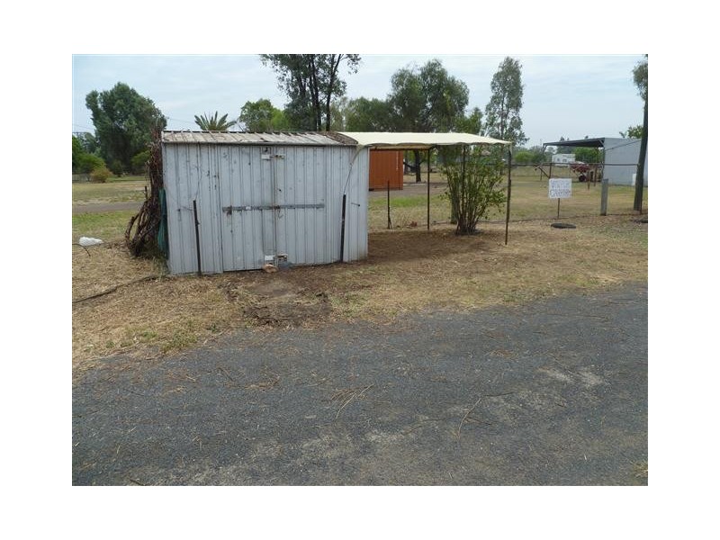 13-15 CHRYSTAL ST, Roma QLD 4455