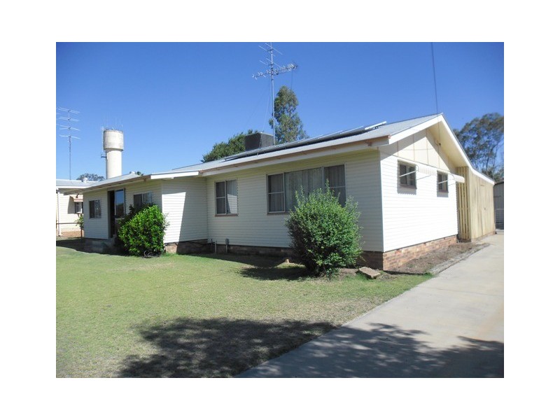 6 DAISY STREET, Miles QLD 4415