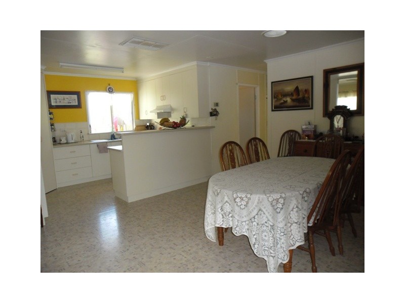 6 DAISY STREET, Miles QLD 4415