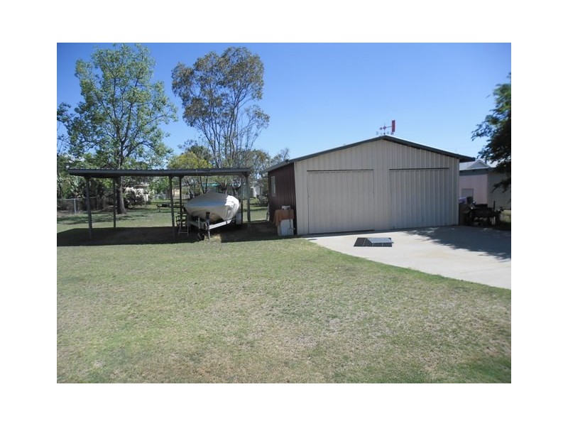 6 DAISY STREET, Miles QLD 4415