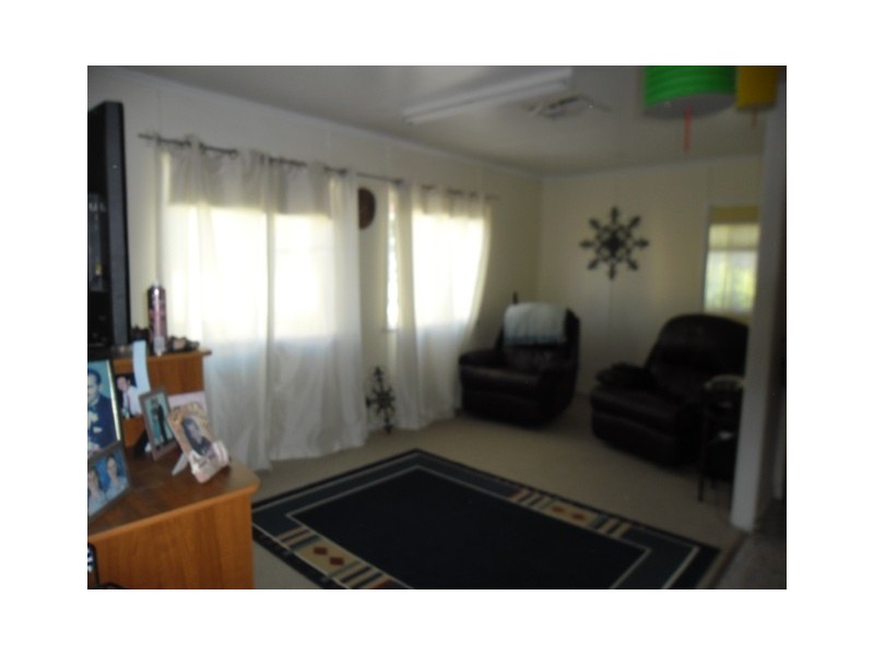 6 DAISY STREET, Miles QLD 4415