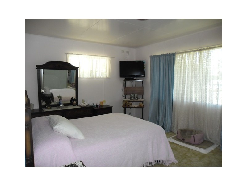 6 DAISY STREET, Miles QLD 4415