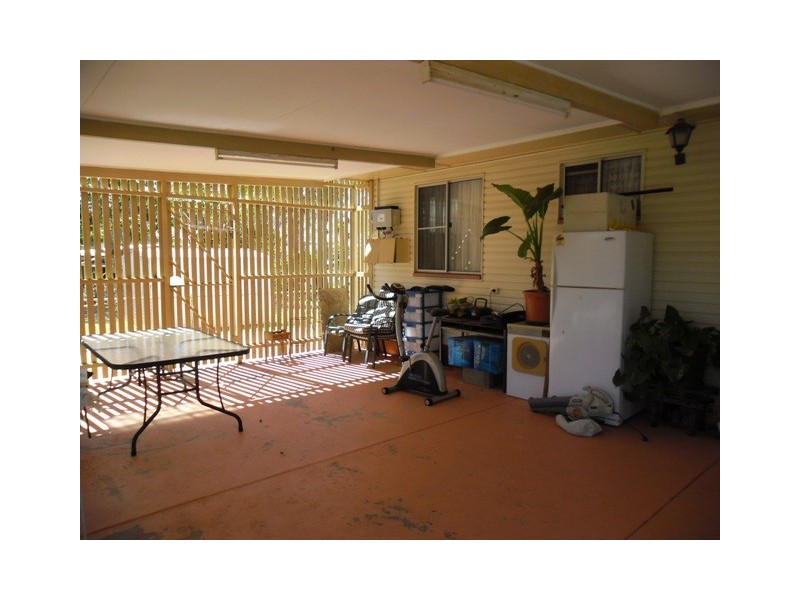 6 DAISY STREET, Miles QLD 4415