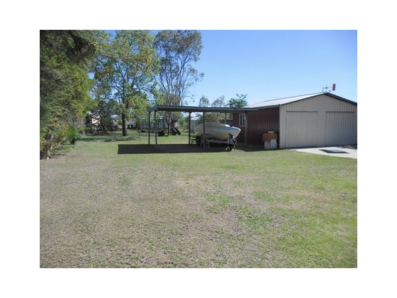 6 DAISY STREET, Miles QLD 4415