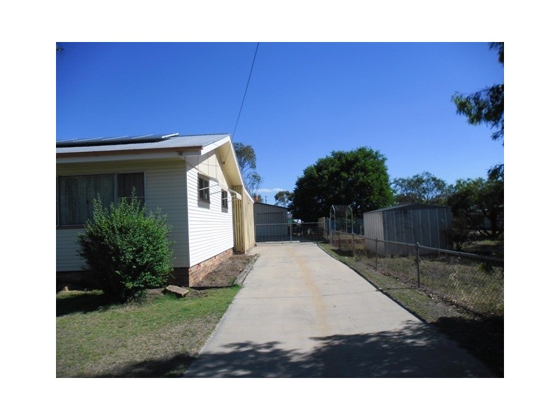 6 DAISY STREET, Miles QLD 4415