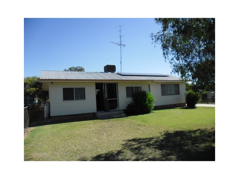 6 DAISY STREET, Miles QLD 4415