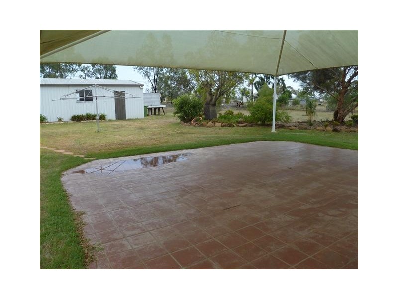 19 HIGH ST, Wallumbilla QLD 4428