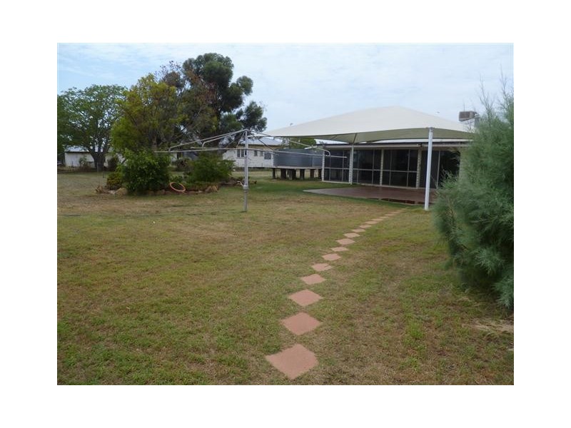 19 HIGH ST, Wallumbilla QLD 4428