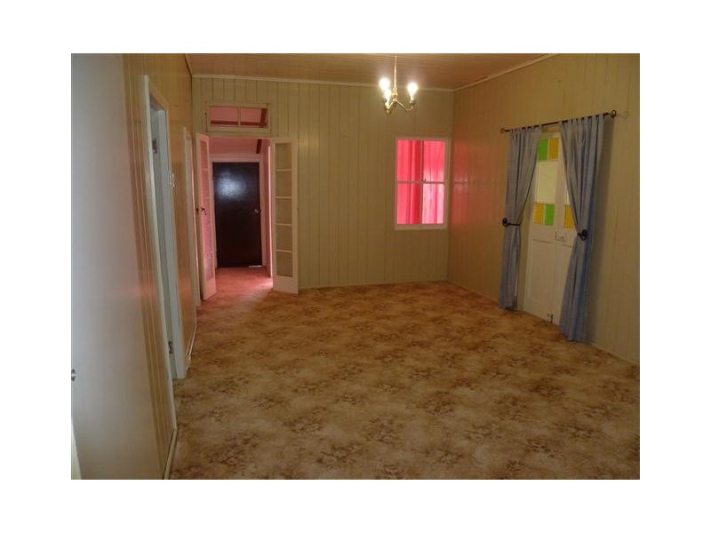 19 HIGH ST, Wallumbilla QLD 4428