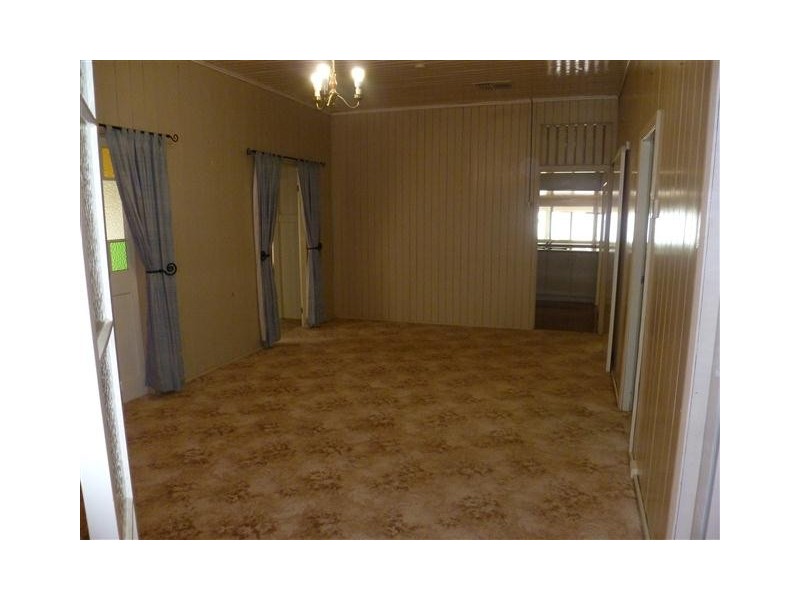 19 HIGH ST, Wallumbilla QLD 4428