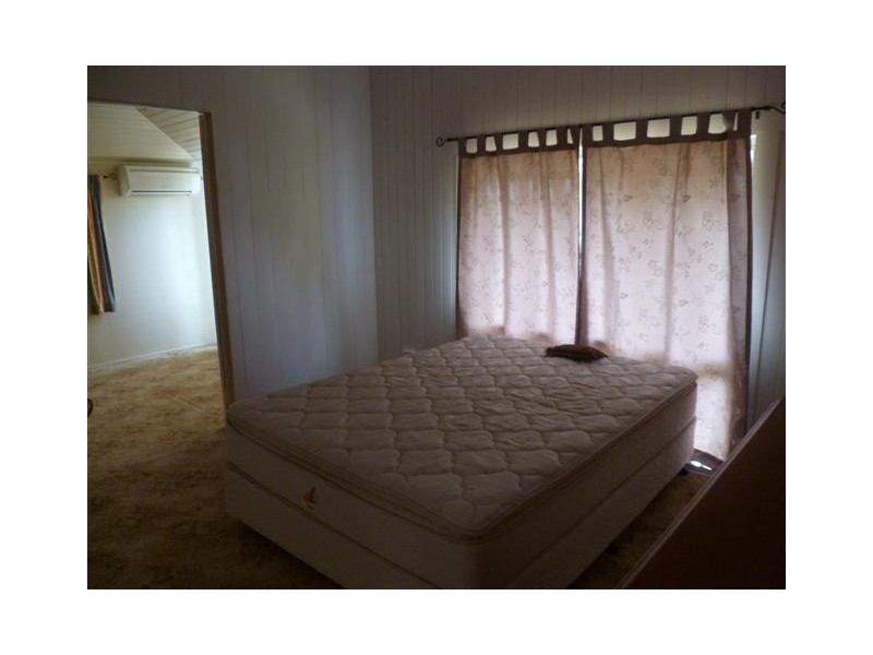 19 HIGH ST, Wallumbilla QLD 4428