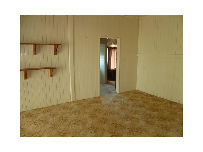 19 HIGH ST, Wallumbilla QLD 4428