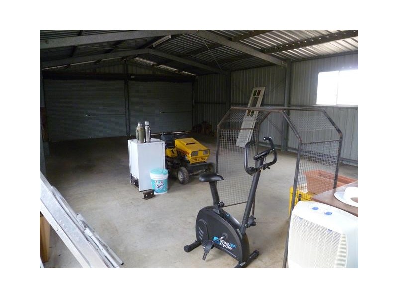 19 HIGH ST, Wallumbilla QLD 4428