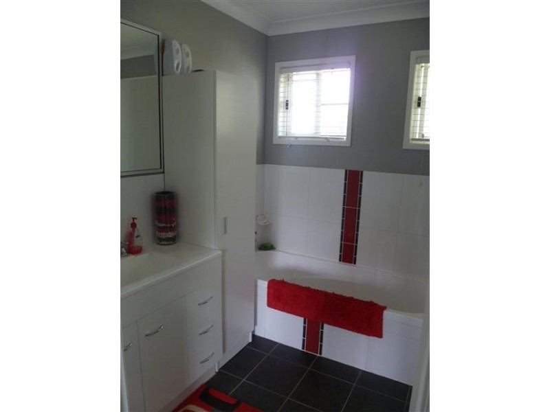 1 McPhie St, Roma QLD 4455