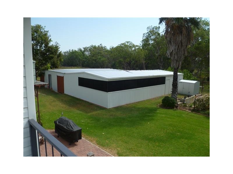 1 McPhie St, Roma QLD 4455