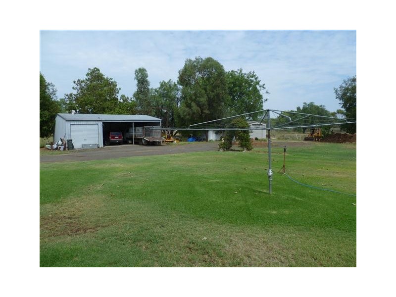 1 McPhie St, Roma QLD 4455