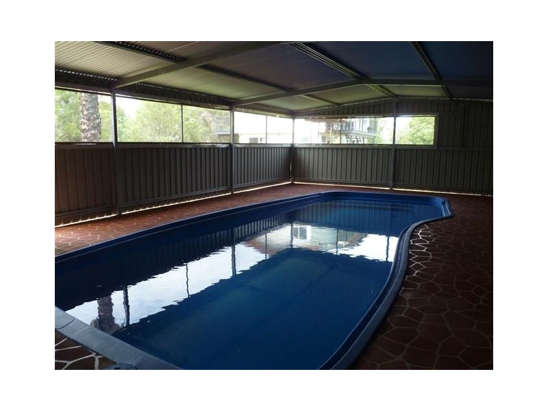 1 McPhie St, Roma QLD 4455