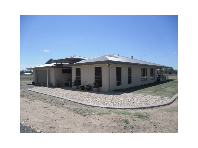 99 HOOKSWOOD ROAD, Miles QLD 4415