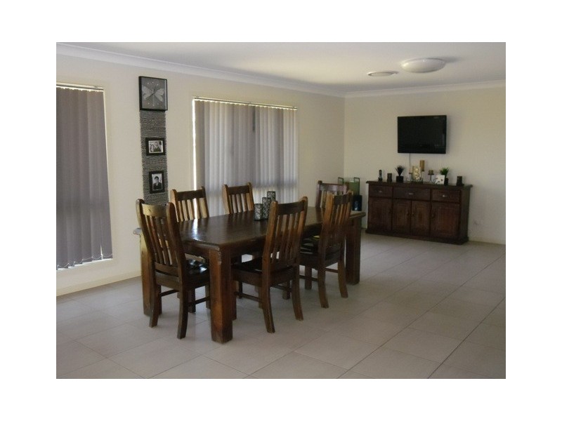 99 HOOKSWOOD ROAD, Miles QLD 4415