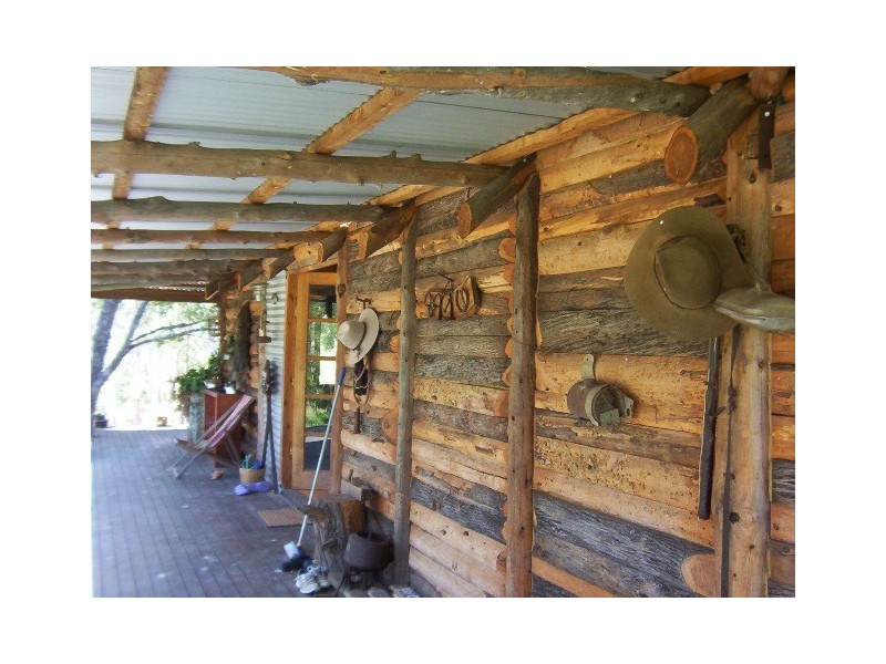 * LEICHHARDT HIGHWAY, Miles QLD 4415