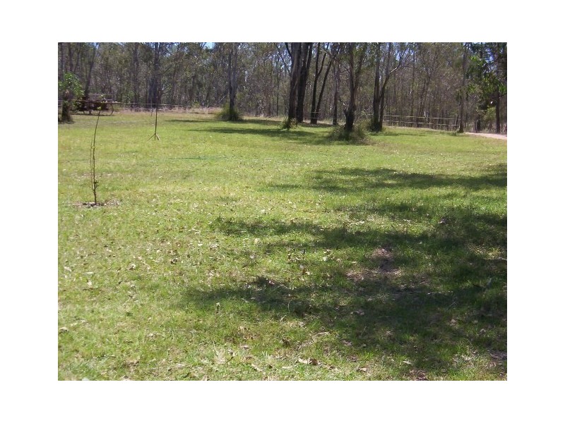* LEICHHARDT HIGHWAY, Miles QLD 4415