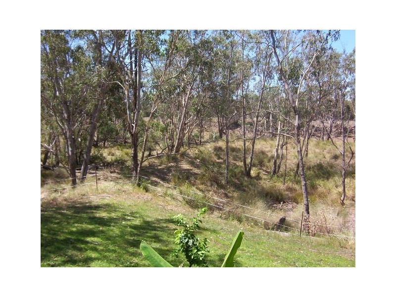 * LEICHHARDT HIGHWAY, Miles QLD 4415