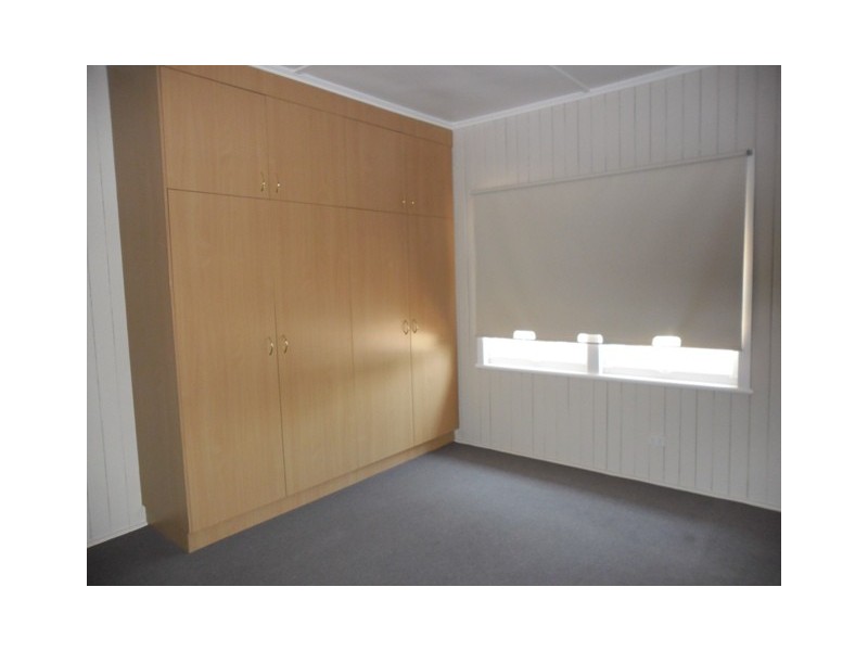 27 ELEANOR ST, Miles QLD 4415