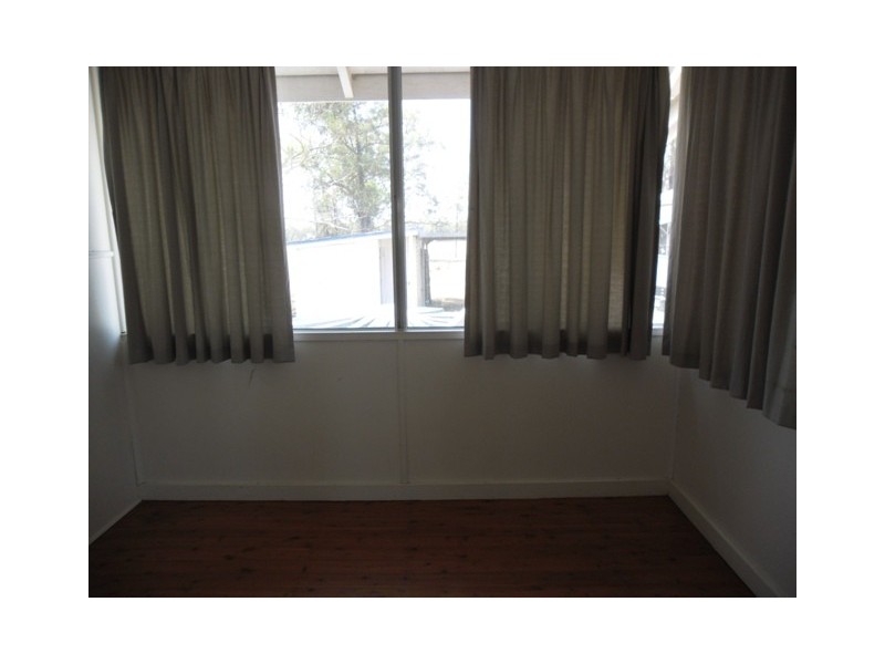 27 ELEANOR ST, Miles QLD 4415