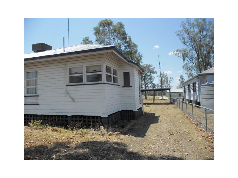 27 ELEANOR ST, Miles QLD 4415