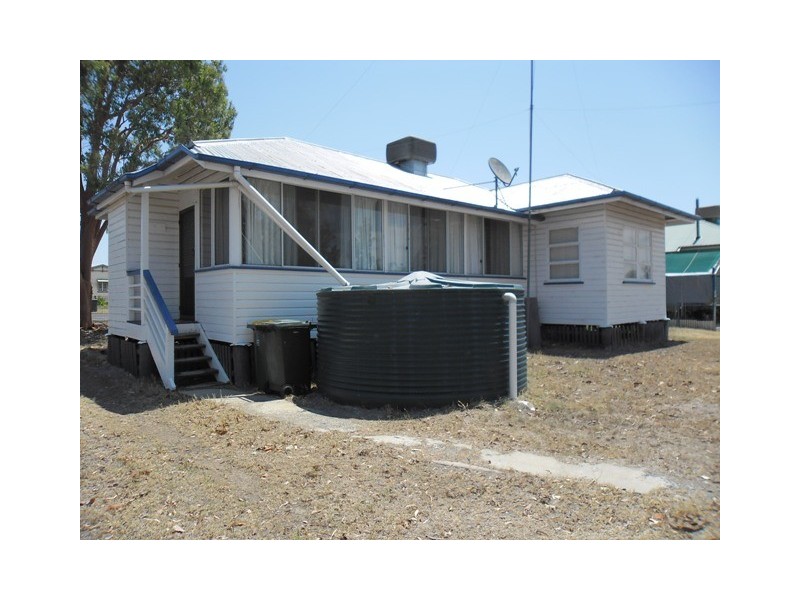 27 ELEANOR ST, Miles QLD 4415