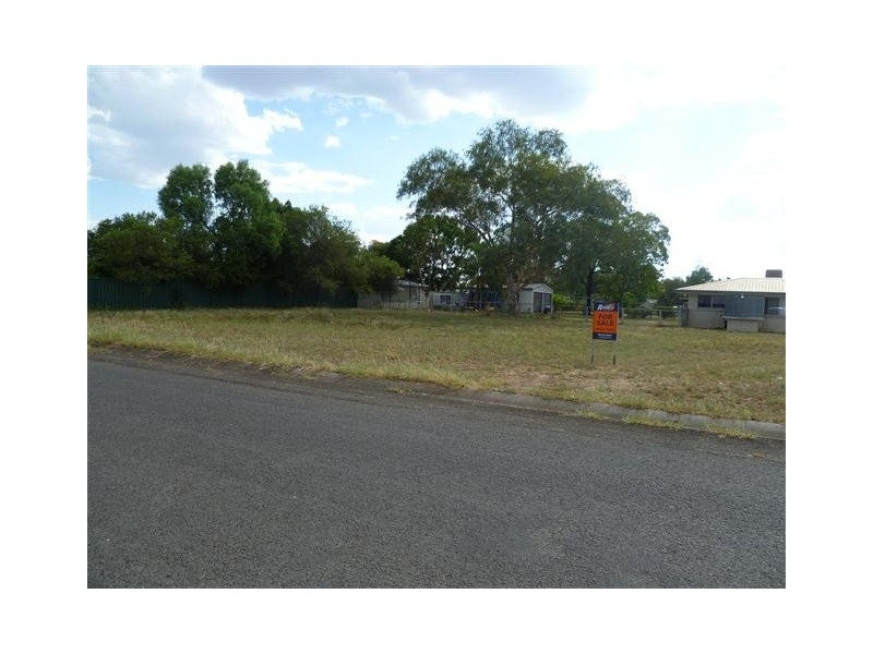 2 EDNA STREET, Roma QLD 4455