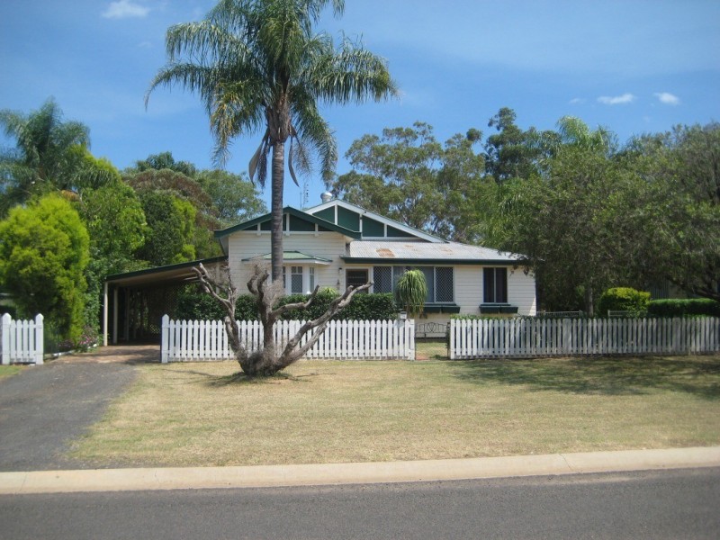 36 Pratten Street, Dalby QLD 4405