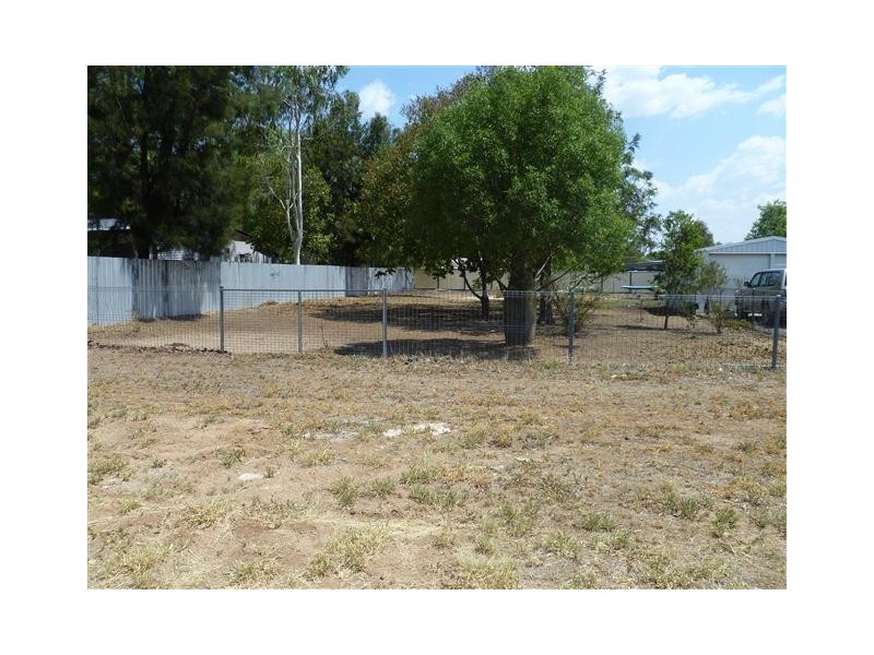 4 Lovell Street, Roma QLD 4455