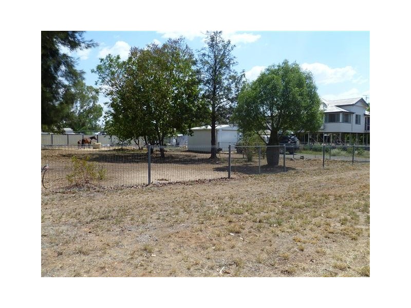 4 Lovell Street, Roma QLD 4455