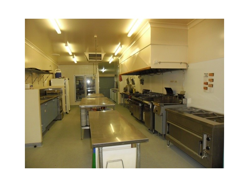 52 CONSTANCE ST, Miles QLD 4415