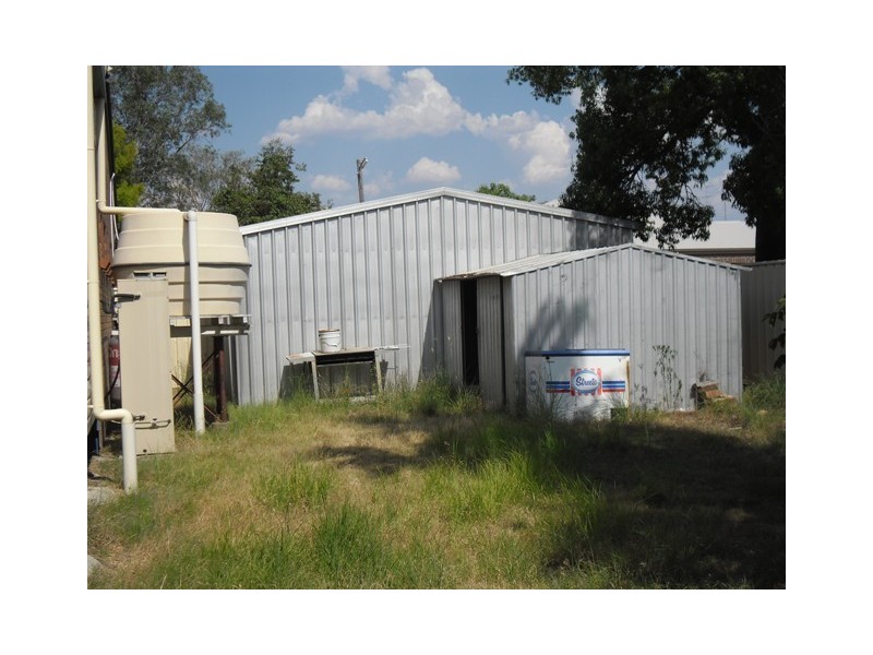 52 CONSTANCE ST, Miles QLD 4415