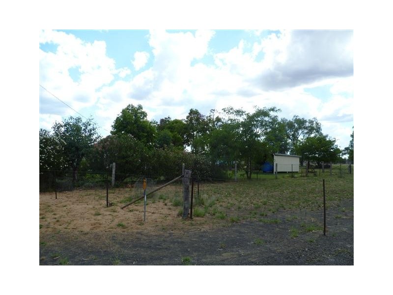 8 SHORT STREET, Amby QLD 4462